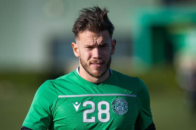Hibs goalkeeper Chris Maxwell has had his loan from Preston North End cut short.