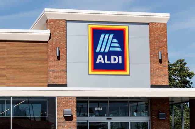 Supermarket chain Aldi is introducing a new traffic light system in order to control the number of customers in its stores and make sure social distancing measures are followed (Photo: Shutterstock)
