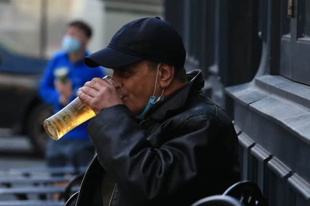 What you need to know about alcohol and the Covid-19 vaccine (Photo: LINDSEY PARNABY/AFP via Getty Images)