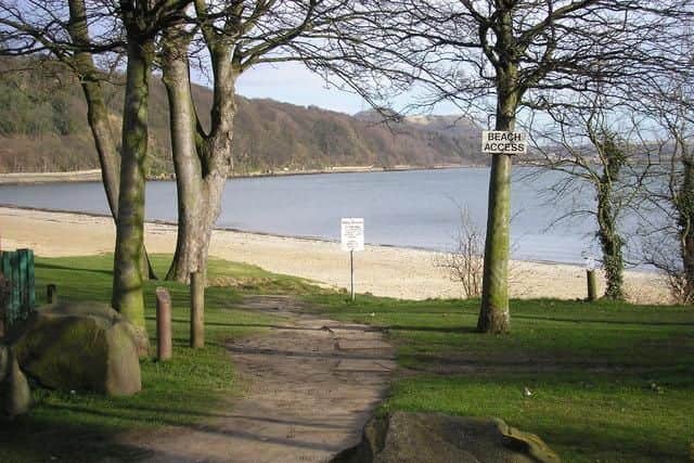 Near the town of Burntisland, this sandy beach is very near the Fife Coastal Path.