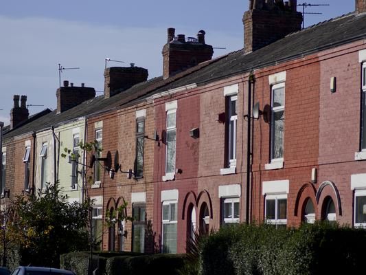 Current average house price: 173,700 GBP. Percentage year on year growth: 4.5